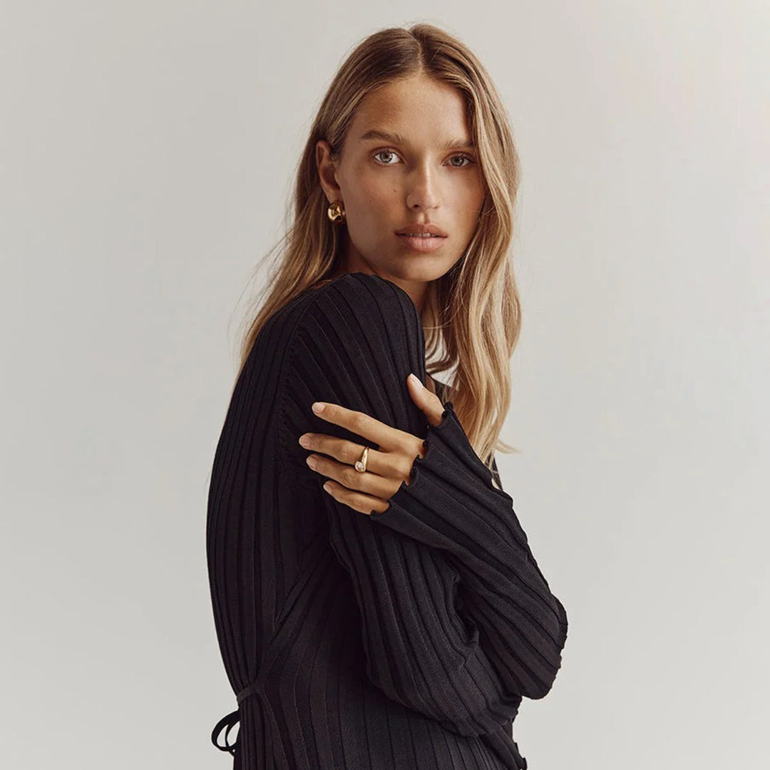 ABIGAIL luchtige gebreide maxi zomerjurk van ademend, zacht materiaal met comfortabele pasvorm en elegant design.