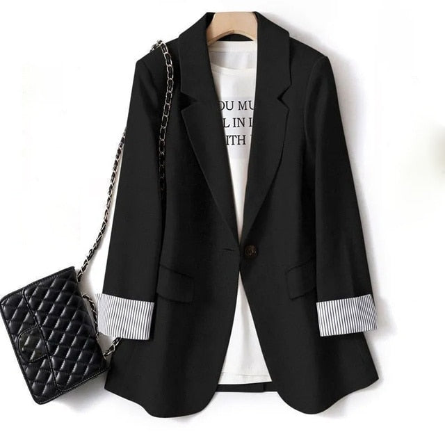 Karlijn - Casual dames blazer met een relaxte pasvorm en veelzijdige stijl, ideaal voor dagelijks gebruik of een informele werkoutfit.