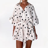 Korte mouw geborduurde blouse set met ceintuur van lichte, ademende stof met elegante pasvorm en verfijnde details.