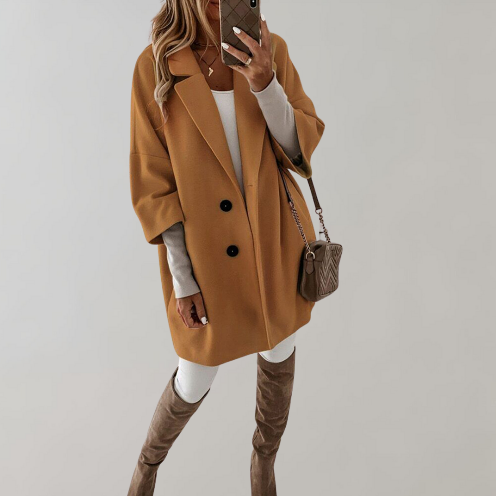 Berenice – Elegante dames zomerjas met getailleerde pasvorm en lichte stof, perfect voor warme dagen.
