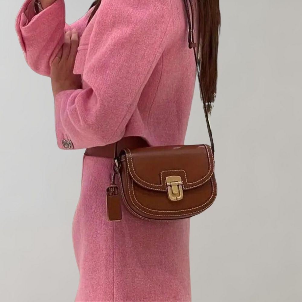 Ailo – Crossbody Tas met Klepje voor Dames – Praktisch & Modieus Design – Ideaal voor Dagelijks Gebruik en Stijlvolle Uitstapjes.