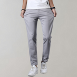 Konrad slimme casual chino voor heren – slanke pasvorm met lichtgewicht katoenmix voor een verzorgde en comfortabele look