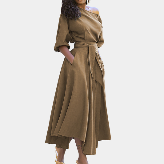 Annabelle comfortabele damesjurk met tailleband van zachte, ademende stof en flatterende pasvorm voor een stijlvolle look.