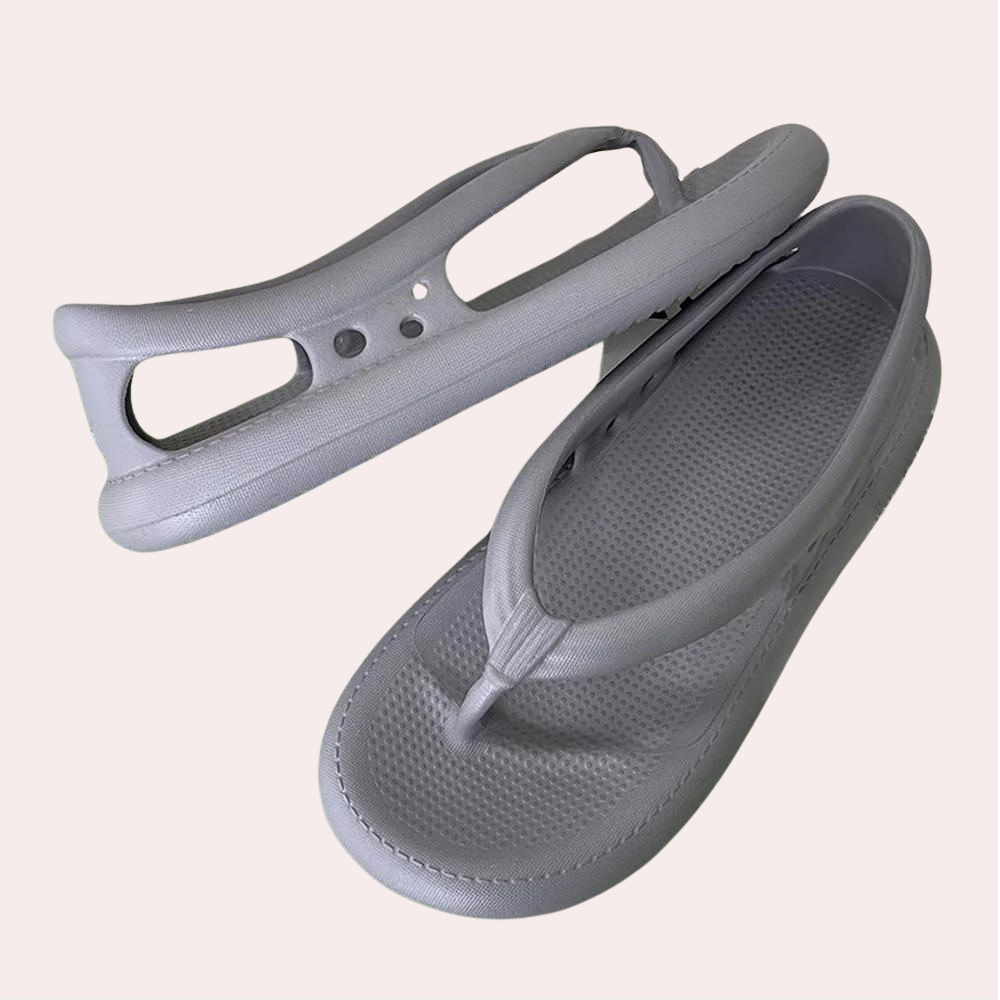 Hibote zomerse casual antislippantoffels voor koppels van lichtgewicht, flexibel materiaal met comfortabel voetbed en gripvaste zool.