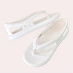 Hibote zomerse casual antislippantoffels voor koppels van lichtgewicht, flexibel materiaal met comfortabel voetbed en gripvaste zool.