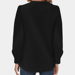 Lorena chique damesblouse – Elegante en stijlvolle blouse met verfijnde details, perfect voor zowel zakelijke als casual gelegenheden. Gemaakt van hoogwaardige stof voor een comfortabele en luxe uitstraling.








