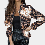 Ella – Stijlvolle zomerjas voor vrouwen – Lichte en elegante jas, ideaal voor de overgangsperiode, biedt een verfijnde uitstraling en comfort voor elke zomerse gelegenheid. Perfect te combineren met je casual of geklede outfits.