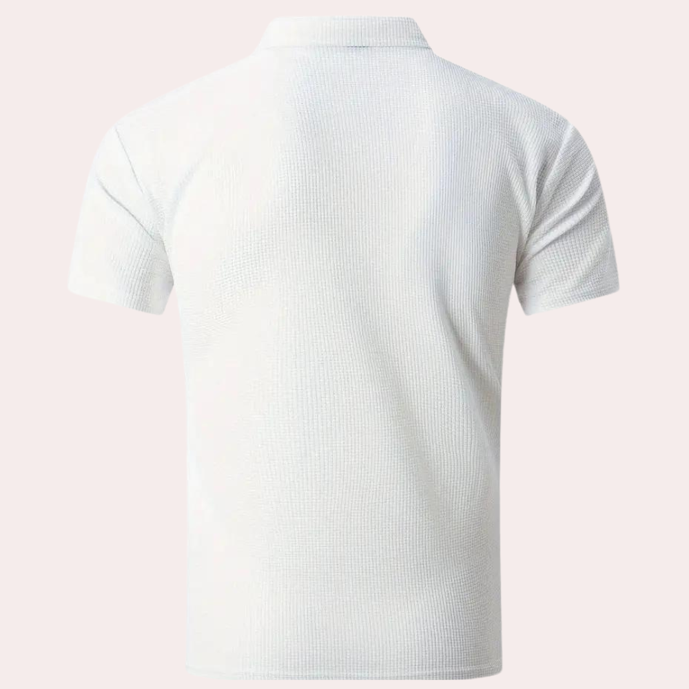 Ademend poloshirt voor heren – Stijlvol en comfortabel poloshirt met ademende stof, ideaal voor casual uitjes, sportieve activiteiten of warme dagen. Het zorgt voor een frisse, luchtige ervaring, terwijl het de klassieke look van een poloshirt behoudt.








