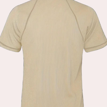 Ademend heren t-shirt met korte mouwen – Lichtgewicht en comfortabel t-shirt voor heren, ontworpen om luchtcirculatie te bevorderen en te zorgen voor een koele, droge ervaring tijdens warme dagen of sportieve activiteiten. Perfect voor casual en actieve gelegenheden.
