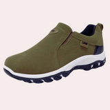 Trendy zomerse herenschoenen met slip-on design van ademend, lichtgewicht materiaal met comfortabele pasvorm en casual stijl.