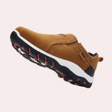 Trendy zomerse herenschoenen met slip-on design van ademend, lichtgewicht materiaal met comfortabele pasvorm en casual stijl.
