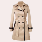 Elegante zomer trenchcoat voor dames, lichtgewicht en stijlvol met knoopsluiting en tailleceintuur, perfect voor een chique zomerse look.