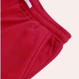 Moderne en stijlvolle zomerset voor dames, bestaande uit een top met capuchon en bijpassende short – ideaal voor casual zomerdagen.
