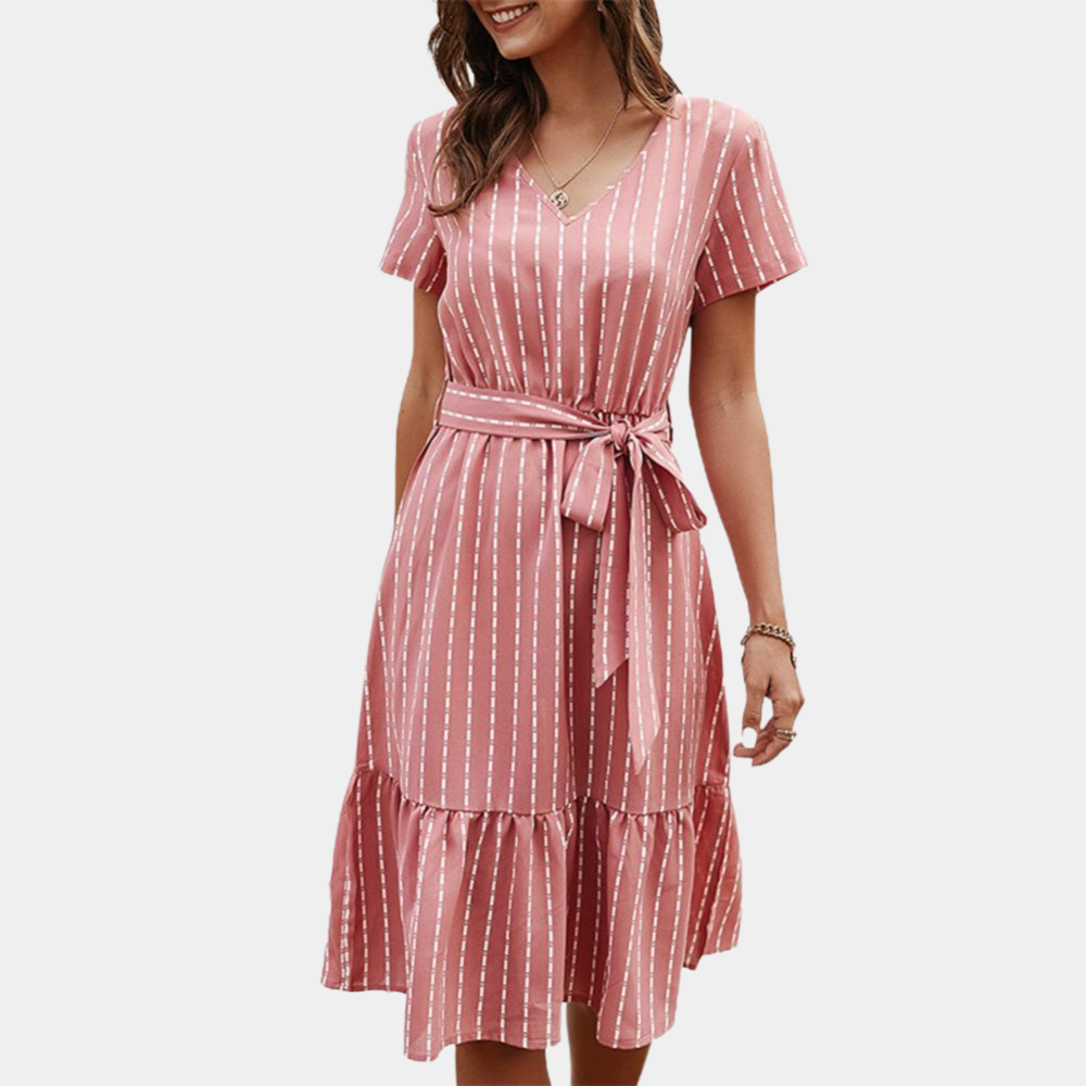 Bohemian zomer midi-jurk voor dames van zachte, luchtige stof met losse pasvorm en speels, etnisch geïnspireerd design.