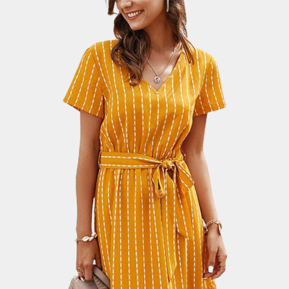 Bohemian zomer midi-jurk voor dames van zachte, luchtige stof met losse pasvorm en speels, etnisch geïnspireerd design.