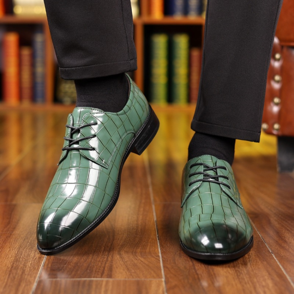Modieuze en trendy herenschoenen voor de zomer van ademend, lichtgewicht materiaal met comfortabele pasvorm en eigentijds design.