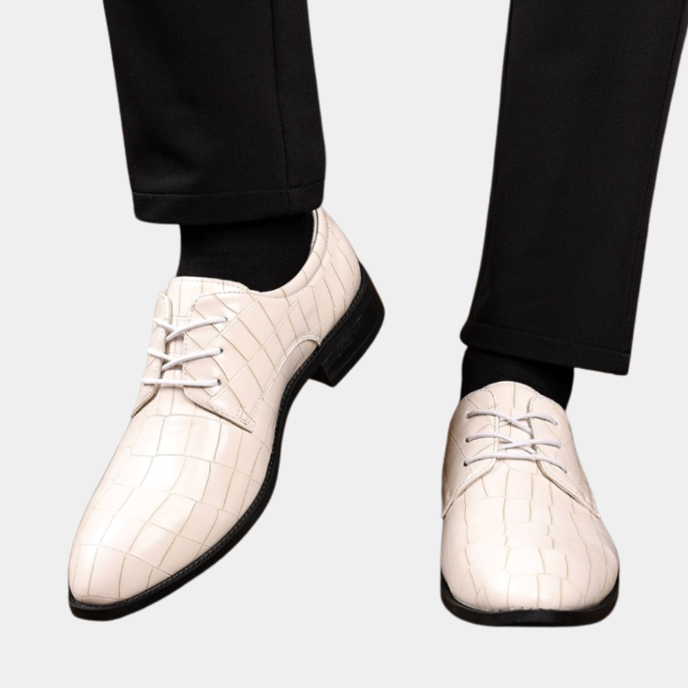 Modieuze en trendy herenschoenen voor de zomer van ademend, lichtgewicht materiaal met comfortabele pasvorm en eigentijds design.