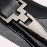 Klassieke business casual herenschoenen voor de zomer van ademend leer met comfortabele pasvorm en tijdloos, verfijnd design.