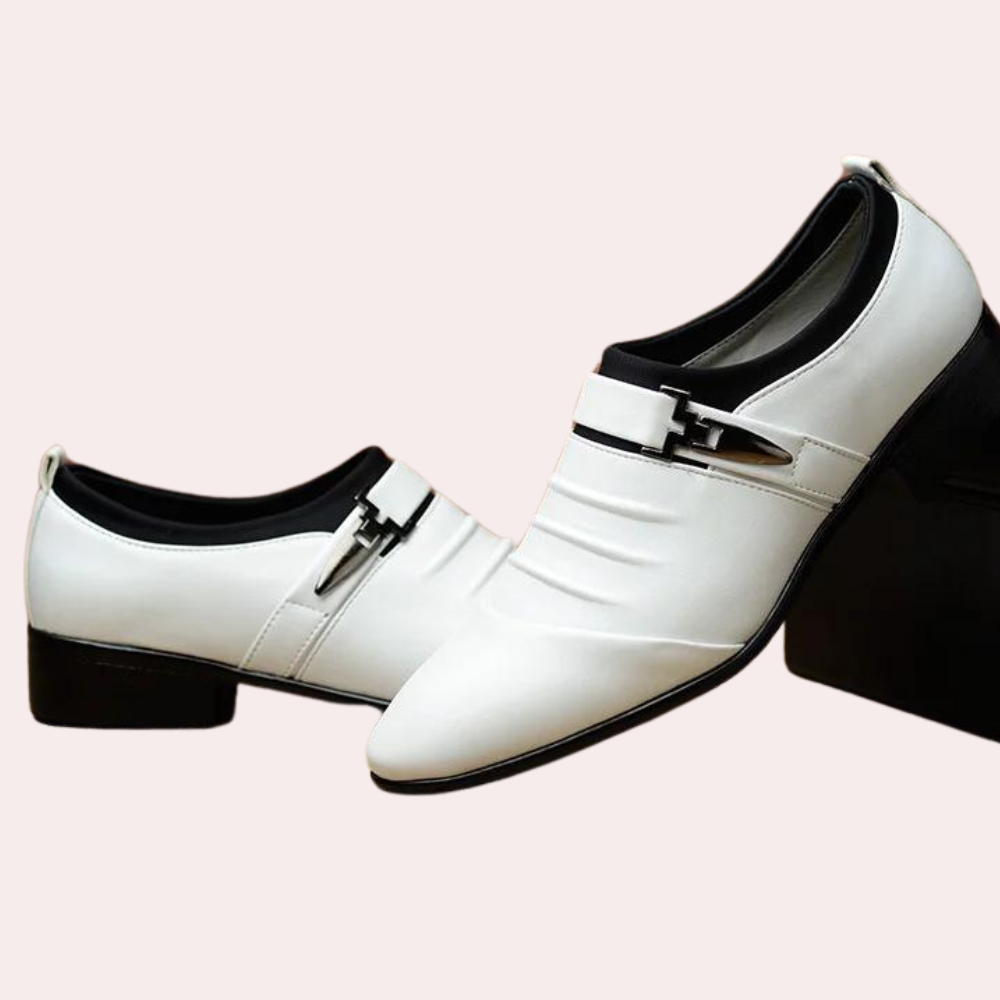 Klassieke business casual herenschoenen voor de zomer van ademend leer met comfortabele pasvorm en tijdloos, verfijnd design.