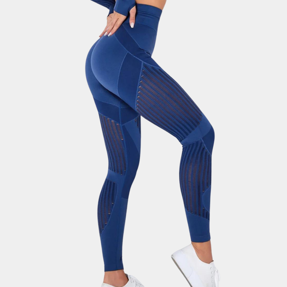 Comfortabele zomerlegging voor dames van lichte, ademende stretchstof met flatterende pasvorm en sportieve, casual look.