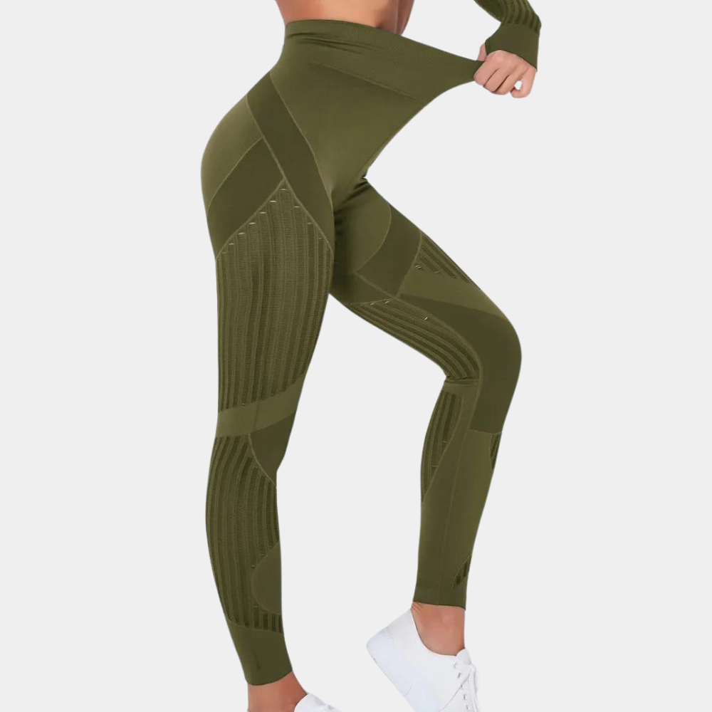 Comfortabele zomerlegging voor dames van lichte, ademende stretchstof met flatterende pasvorm en sportieve, casual look.