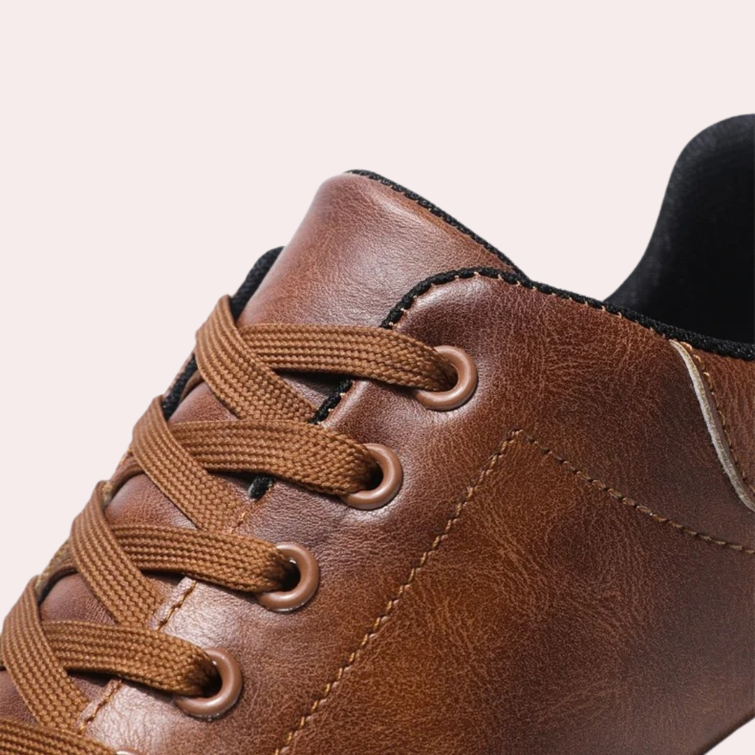 Arno stijlvolle en robuuste herenschoenen voor de zomer van ademend materiaal met stevige zool en comfortabele, moderne pasvorm.