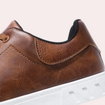 Arno stijlvolle en robuuste herenschoenen voor de zomer van ademend materiaal met stevige zool en comfortabele, moderne pasvorm.