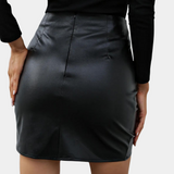 Lucinda essentiële dames minirok – stijlvolle en tijdloze minirok voor dames, ideaal voor zowel casual als elegante outfits. Comfortabel, trendy en veelzijdig te combineren voor elke gelegenheid.