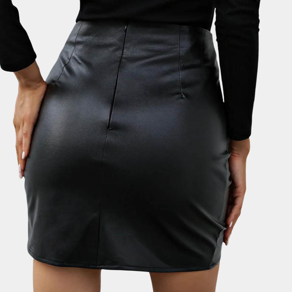 Lucinda essentiële dames minirok – stijlvolle en tijdloze minirok voor dames, ideaal voor zowel casual als elegante outfits. Comfortabel, trendy en veelzijdig te combineren voor elke gelegenheid.