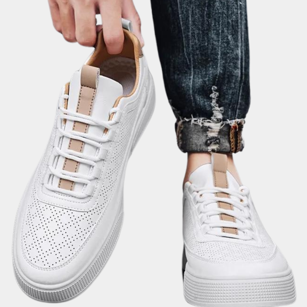 Jiri lichtgewicht en comfortabele zomerse herensneakers van ademend materiaal met flexibele zool en moderne, sportieve uitstraling.