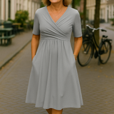 Dames Midi Jurk met V-Hals en Korte Mouwen
