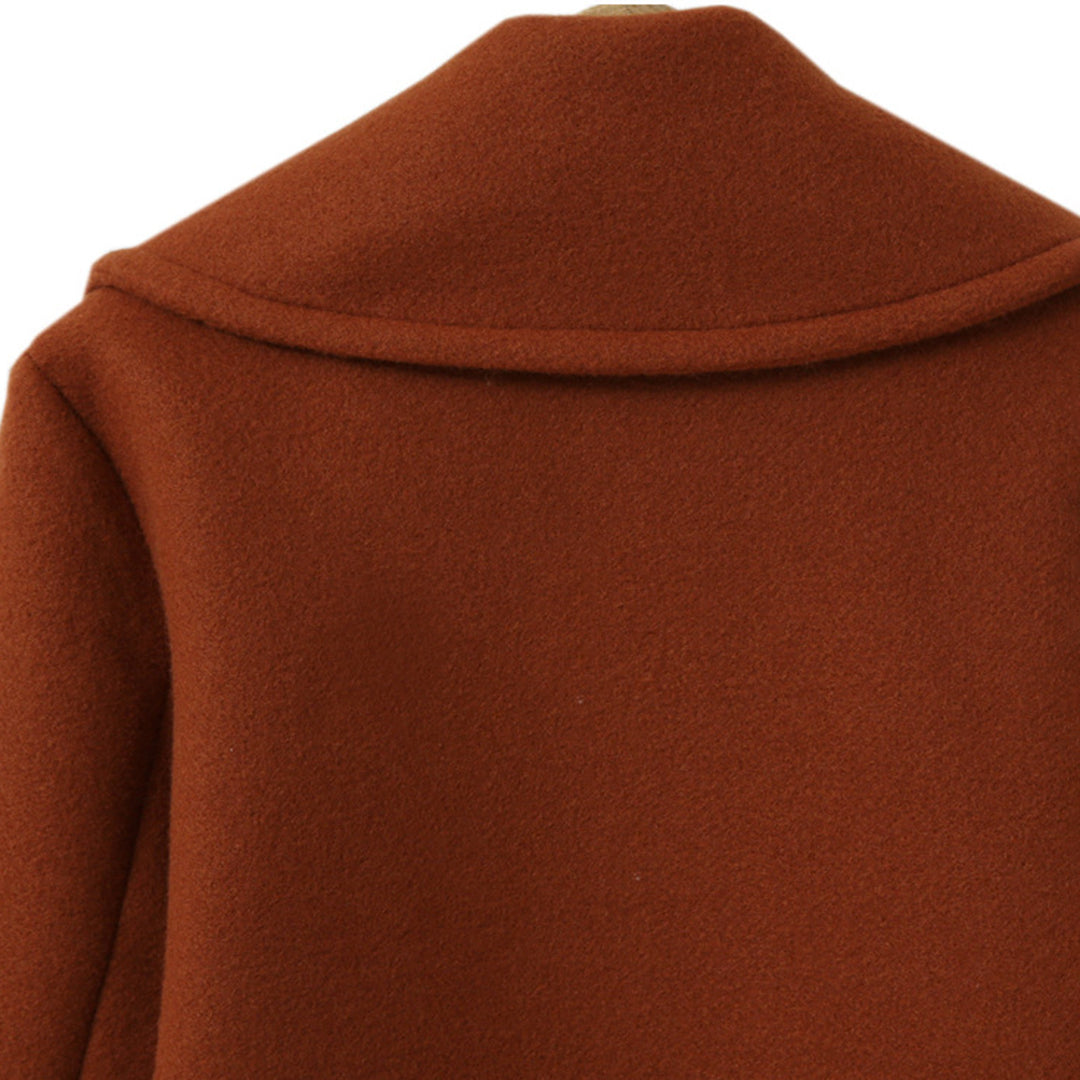 Lichte zomerjas voor vrouwen in een elegante snit, ideaal voor frisse zomerdagen en stijlvolle outfits.