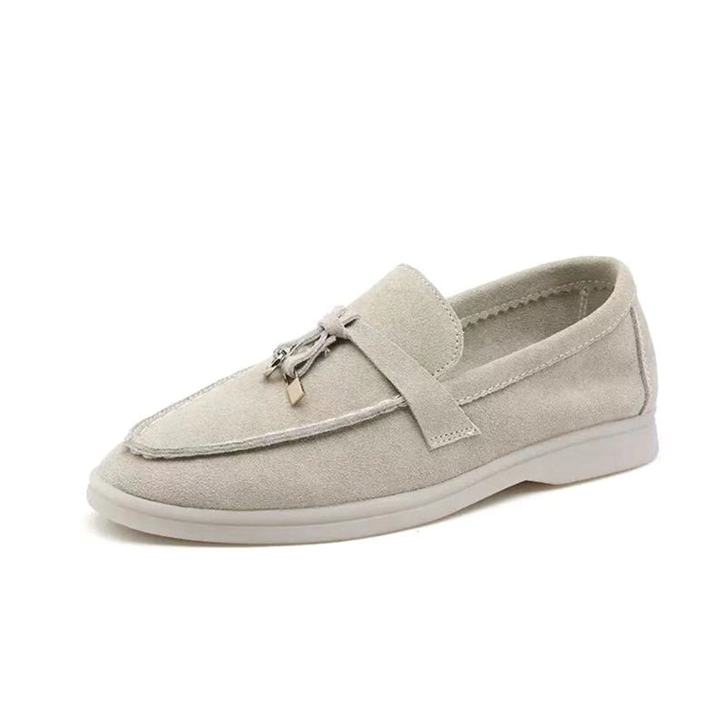 Elina elegante loafers voor dames – stijlvolle leren schoenen met subtiel slotdetail, comfortabele pasvorm en tijdloos design voor werk of speciale gelegenheden.