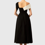 Elegante Off Shoulder Midi Jurk met Contrast Design
