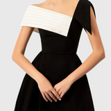 Elegante Off Shoulder Midi Jurk met Contrast Design