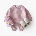 SweetHearts baby- en peuterkleding set met hartjes – zachte en comfortabele outfit met schattig hartjesdesign, perfect voor dagelijks gebruik en speelse momenten.
