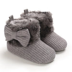 CozyGirls kleine anti-slip winterlaarzen voor meisjes – warme, comfortabele en veilige laarzen voor dagelijks gebruik tijdens koude dagen.