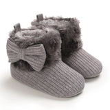CozyGirls kleine anti-slip winterlaarzen voor meisjes – warme, comfortabele en veilige laarzen voor dagelijks gebruik tijdens koude dagen.