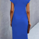 Elegante Getailleerde Midi Jurk met Ronde Hals