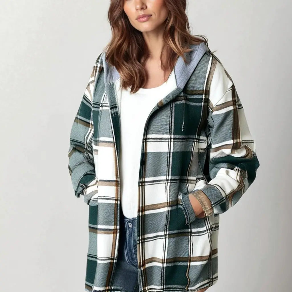 Geruite damesjas – modieus ontwerp met een tijdloos ruitpatroon. Gemaakt van hoogwaardige stoffen voor comfort en warmte. Perfect voor de herfst en winter, met een stijlvolle en veelzijdige pasvorm.