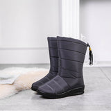 Norvella dames winterlaarzen in diverse kleuren – warme voering, waterafstotend materiaal en comfortabele pasvorm voor koude dagen.