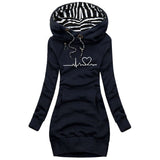 Lillian lange hoodie jurk Heartbeat voor dames in diverse kleuren – zachte stof, comfortabele pasvorm en casual, trendy stijl.