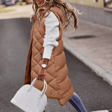 Lemie lange puffer bodywarmer voor dames met capuchon, gewatteerd ontwerp en comfortabele pasvorm.