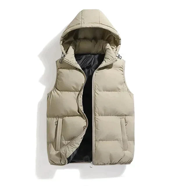 Heren bodywarmer met capuchon en voering in diverse kleuren – warme isolatie, waterafstotend materiaal en comfortabele pasvorm voor koude dagen.