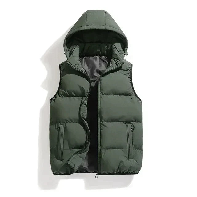 Heren bodywarmer met capuchon en voering in diverse kleuren – warme isolatie, waterafstotend materiaal en comfortabele pasvorm voor koude dagen.