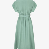 Lange jurk in zeegroen – elegante en comfortabele pasvorm, zachte vloeiende stof voor een stijlvolle en veelzijdige look.