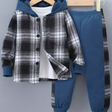 MiniStyle jongens set met geruite hoodie en bijpassende trainingsbroek, gemaakt van zachte, comfortabele stof – perfecte casual outfit voor dagelijks dragen en spelen.