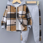 MiniStyle jongens set met geruite hoodie en bijpassende trainingsbroek, gemaakt van zachte, comfortabele stof – perfecte casual outfit voor dagelijks dragen en spelen.