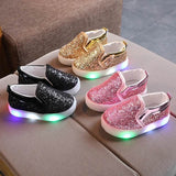 MagicSteps meisjes sneakers met LED-lichtjes – comfortabele en speelse schoenen die oplichten bij elke stap, perfect voor actief en modieus gebruik.