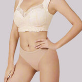Lianne comfortabele en ondersteunende push-up BH voor dames – zachte, stevige stof, perfecte pasvorm en subtiele lift voor een flatterend effect.